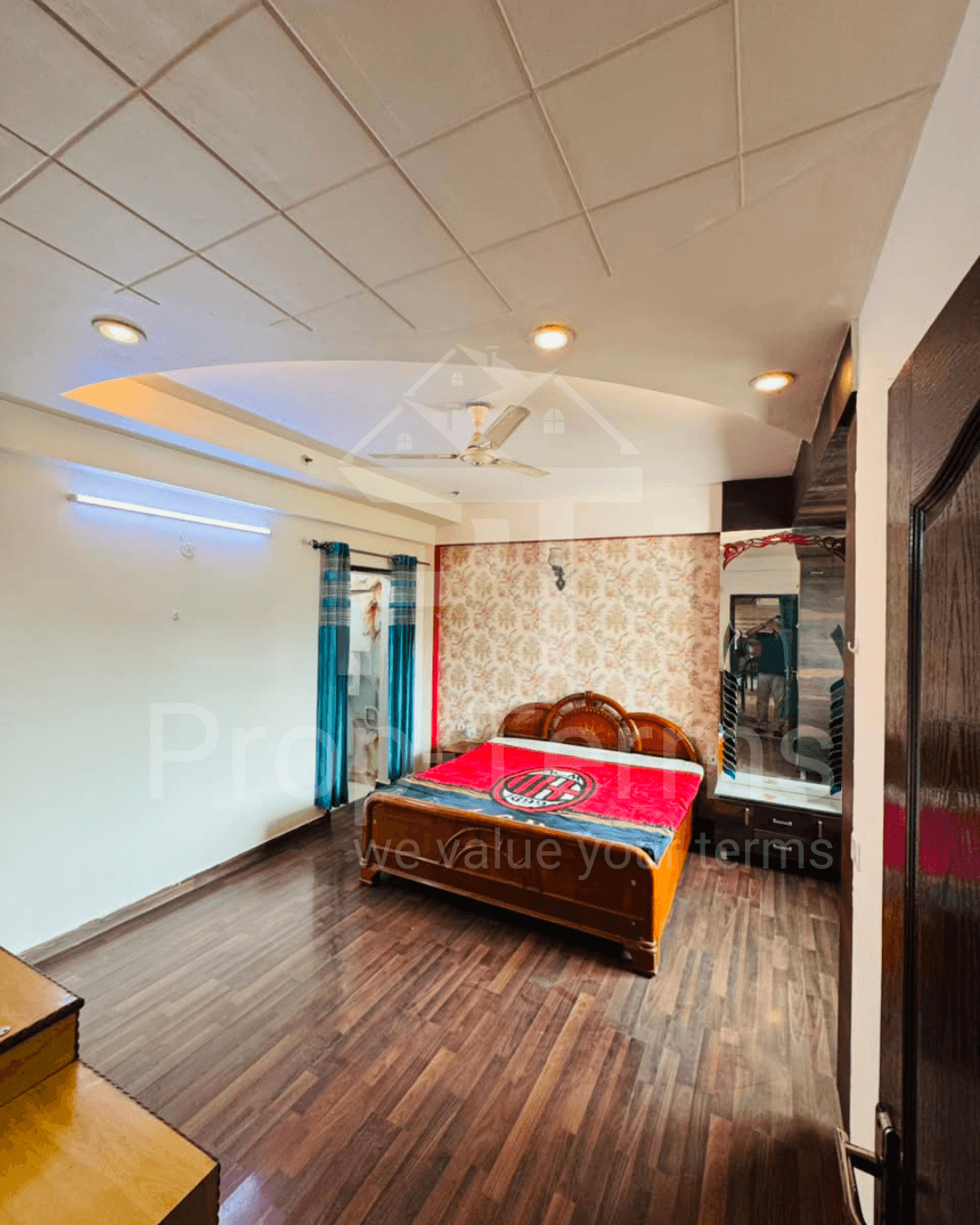 Luxury Pre-Occupied Rooms in 3 BHK Apartment | Fully Furnished | Prime Location 4