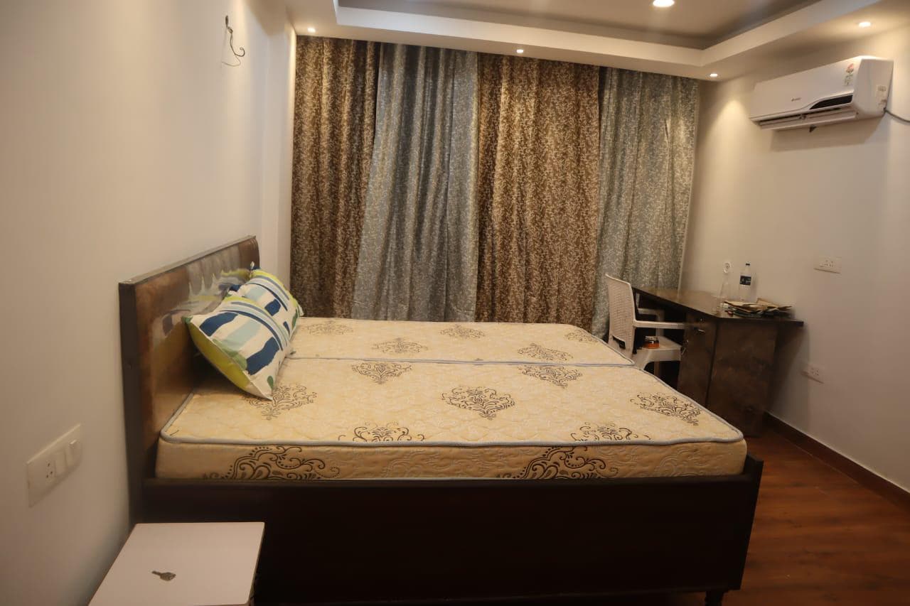 Pre-Occupied 4 BHK | Fully Furnished 2nd Master Bedroom Available
